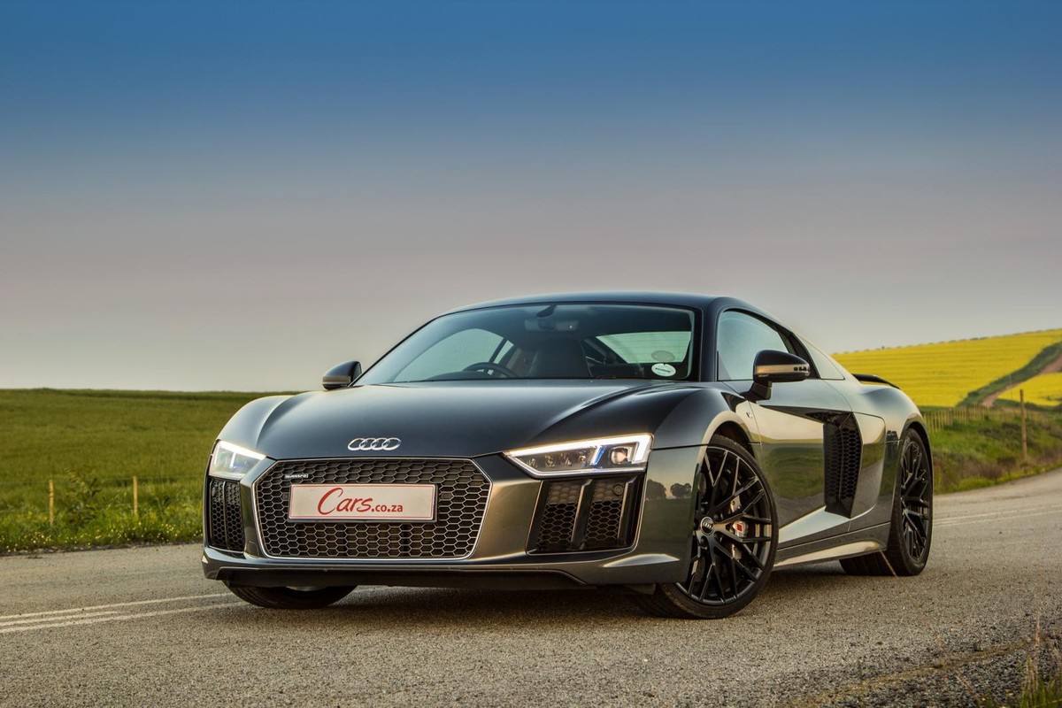 Experience The Thrill Of The 2016 Audi R8 V10 Plus